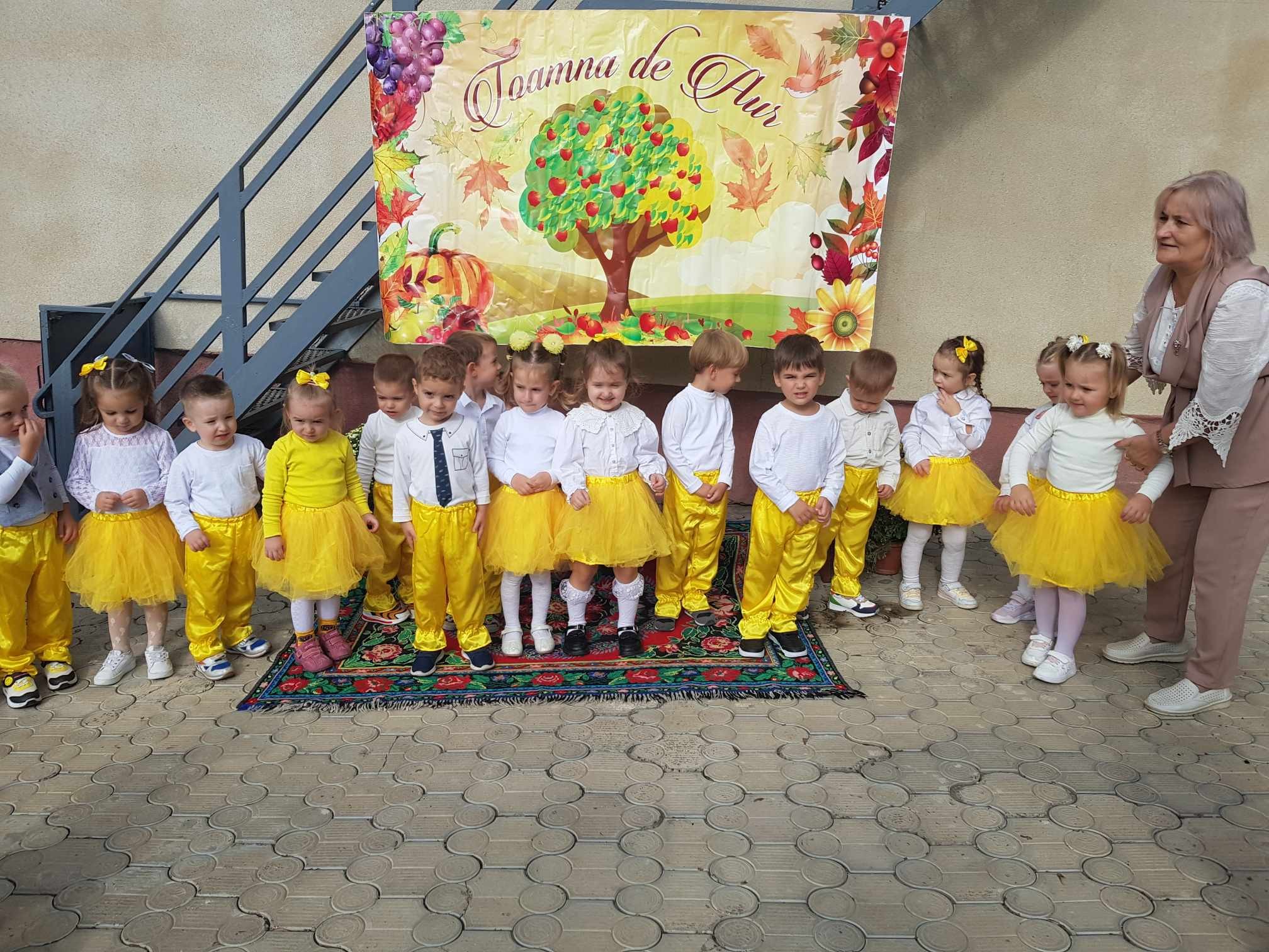 Grădinița nr.3 ”Lăstărel” a marcat începutul anotimpului autumnal prin organizarea unui eveniment de suflet ”Toamna de Aur”