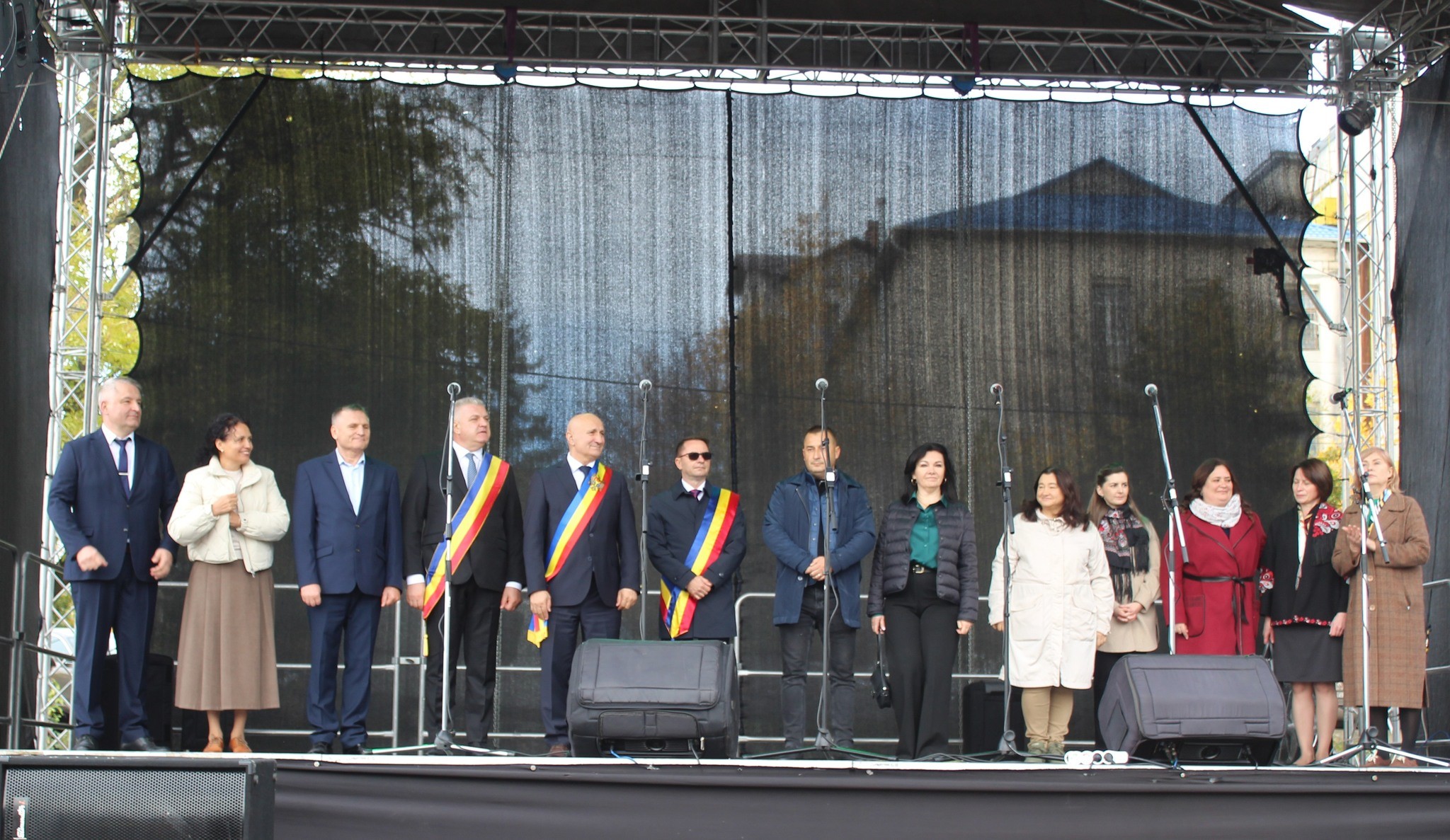 LA MULȚI ANI, IALOVENI!