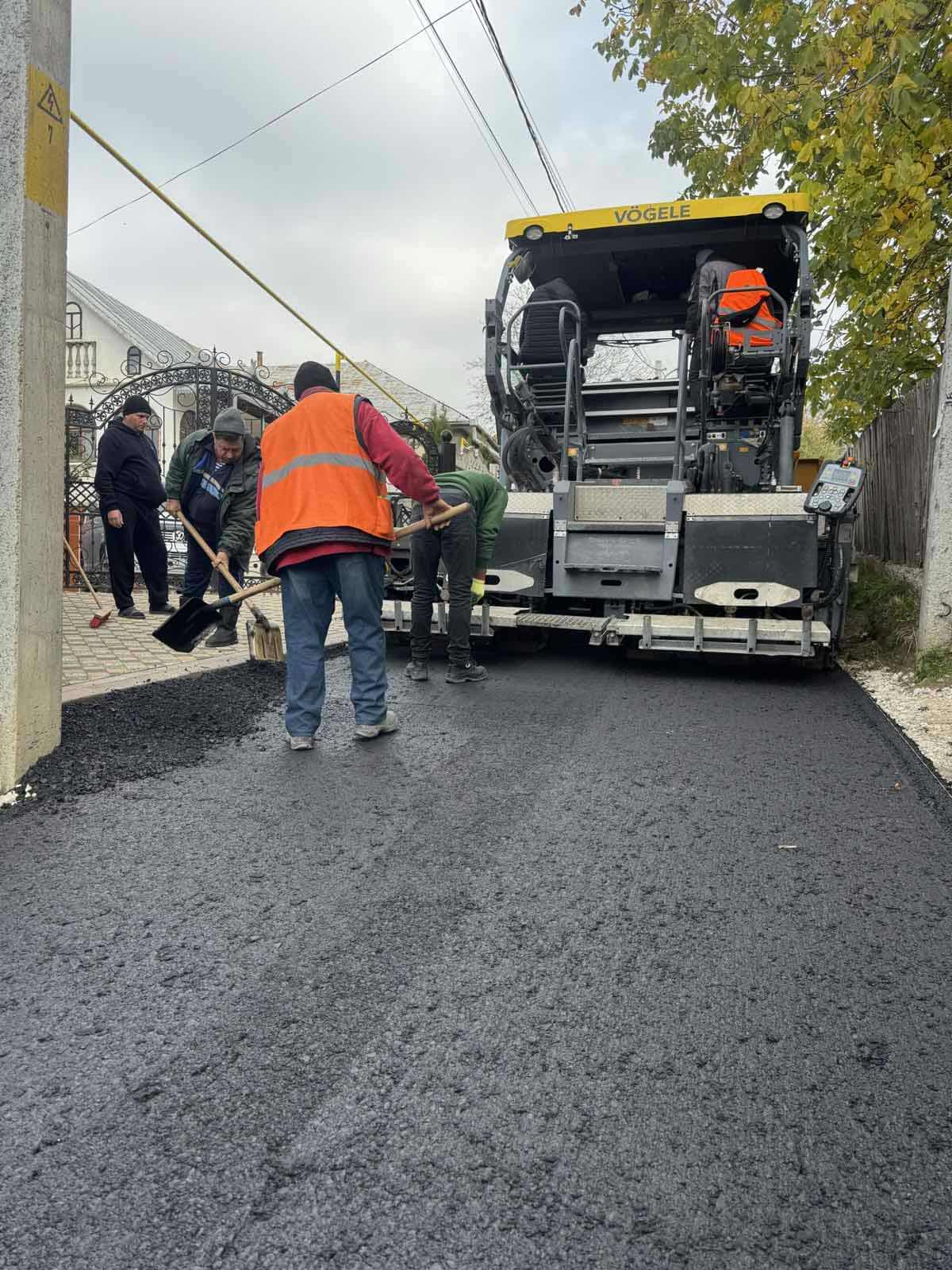 Primăria orașului Ialoveni anunță finalizarea lucrărilor de reparație a străzii Florilor.