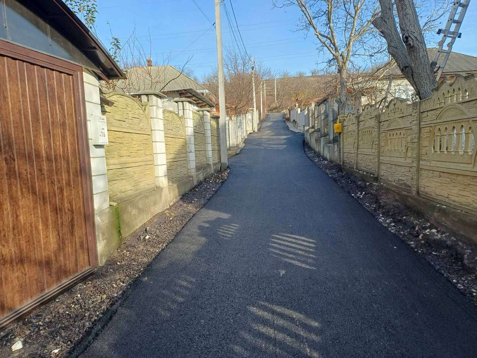 Primăria orașului Ialoveni continuă lucrările de reparație a stradelelor II și III Frunză