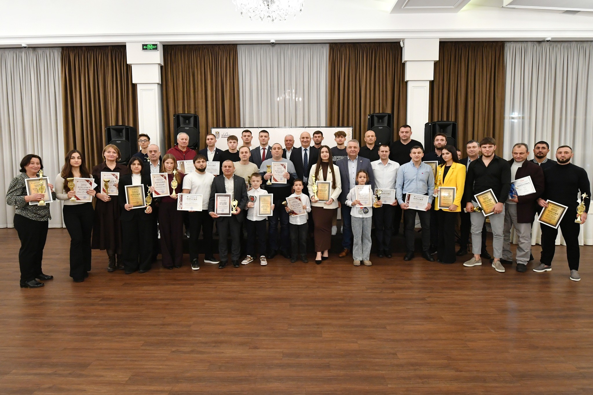 Primăria orașului Ialoveni a organizat, în premieră, Gala Sportului 2025, un eveniment de amploare dedicat recunoașterii performanțelor, pasiunii și muncii depuse de sportivii orașului pe parcursul anului