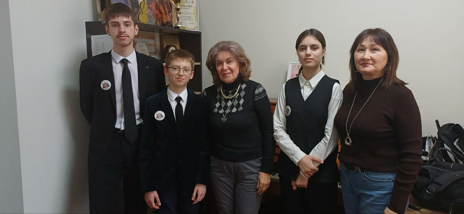 𝐄𝐥𝐞𝐯𝐢𝐢 𝐒̦𝐜𝐨𝐥𝐢𝐢 𝐝𝐞 𝐀𝐫𝐭𝐞 𝐈𝐚𝐥𝐨𝐯𝐞𝐧𝐢 - 𝐩𝐫𝐞𝐦𝐢𝐚𝐭̦𝐢 𝐥𝐚 𝐜𝐨𝐧𝐜𝐮𝐫𝐬𝐮𝐥 𝐧𝐚𝐭̦𝐢𝐨𝐧𝐚𝐥 „𝟕 𝐍𝐨𝐭𝐞 𝐌𝐮𝐳𝐢𝐜𝐚𝐥𝐞”