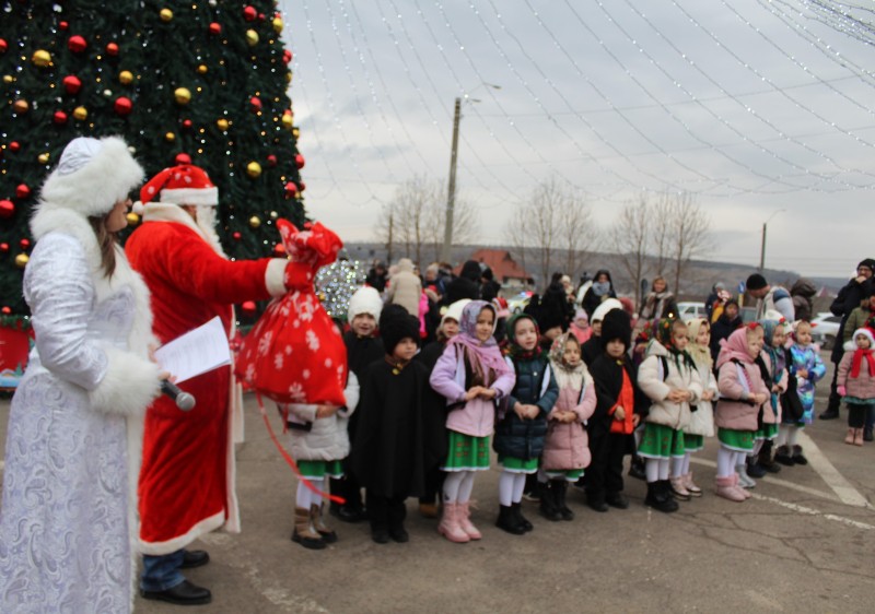 MAGIA CRĂCIUNULUI LA IALOVENI”