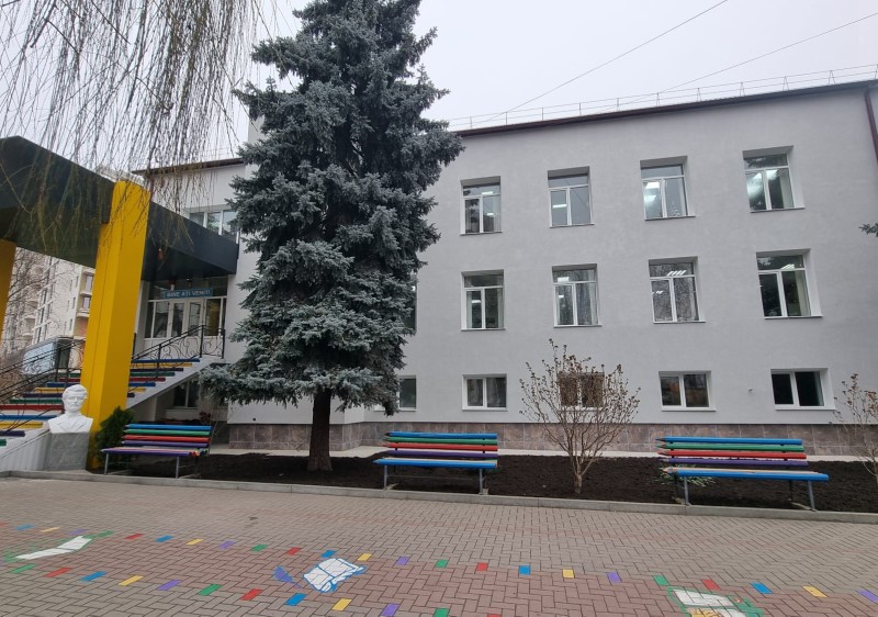 Primăria orașului Ialoveni adresează felicitări Școlii Primare „Ion Creangă”