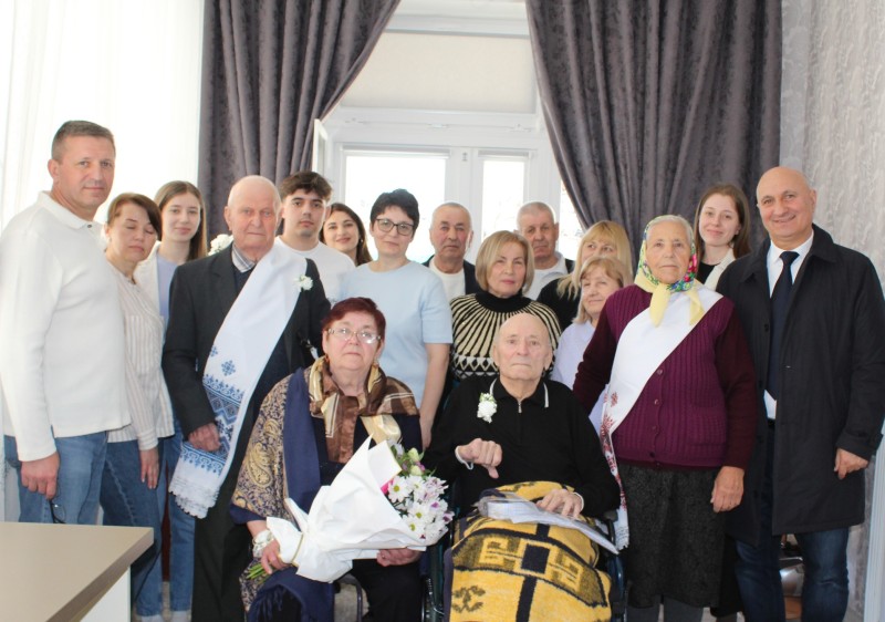 FELICITARE JUBILEUL DE AUR al soților Petru și Eugenia Caracuian