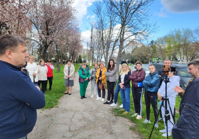 Astăzi, 5 aprilie 2025, Primarul orașului Ialoveni, dl. Sergiu ARMAȘU, a avut o întrevedere importantă cu locuitorii din cartierele situate pe străzile Alexandru cel Bun nr. 38, 42 și str.