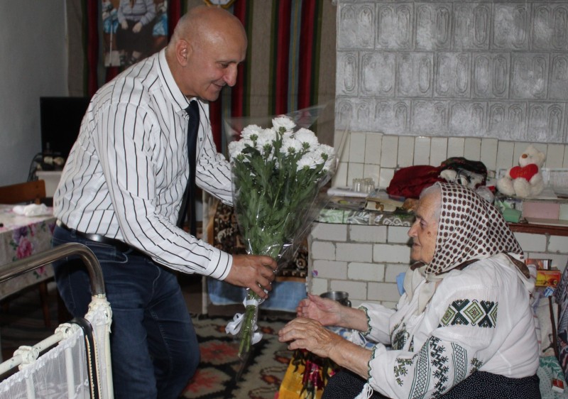 FELICITARE   Ialoveneanca Tatiana Mîra a marcat jubileu de 90 ani