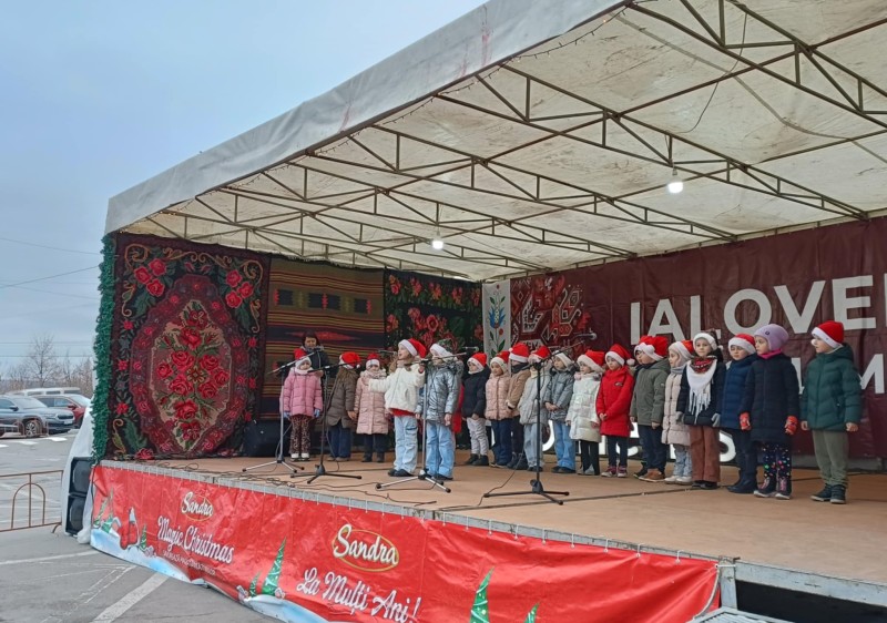 În Piața Unirii are loc sărbătoarea  ”Concert de Crăciun”