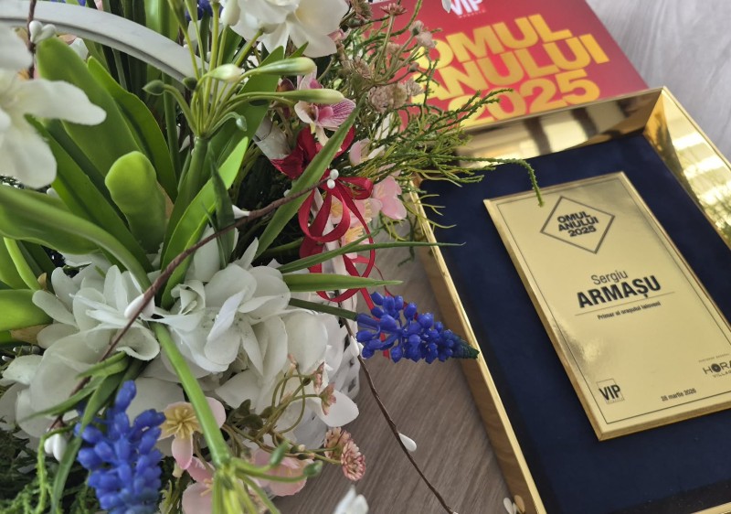 Trofeu dedicat echipei Primăriei